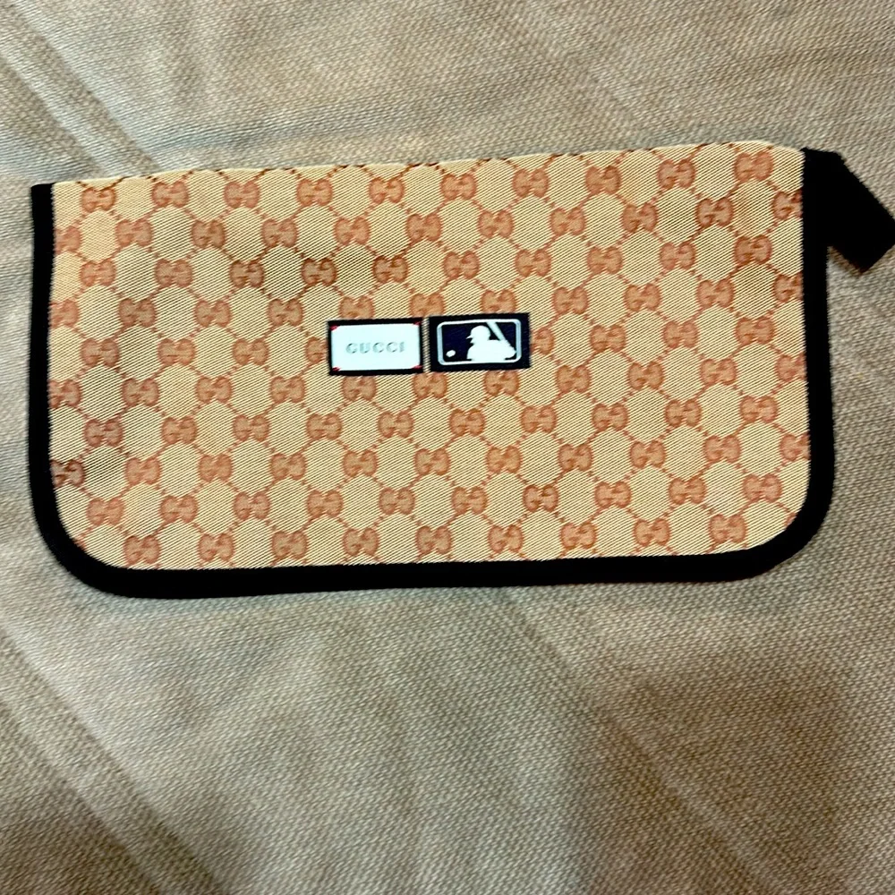 NWOT-MLBxGG Canvas Slippers Pouch